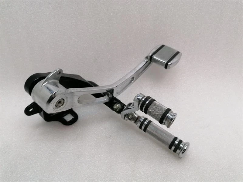 HARLEY-DAVIDSON FXSTDI DEUCE Footrest Right 42507-00B Fußstütze Rechts