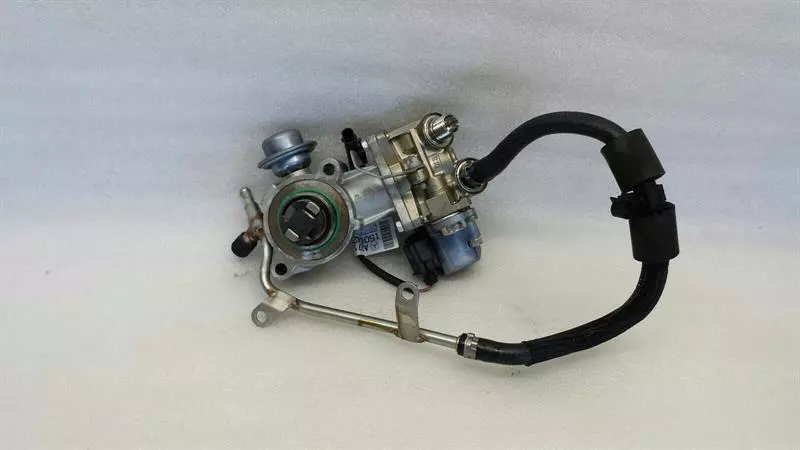 2012 MERCEDES C Class 1.8L  Fuel Distributor  A2711500420 Kraftstoffverteiler