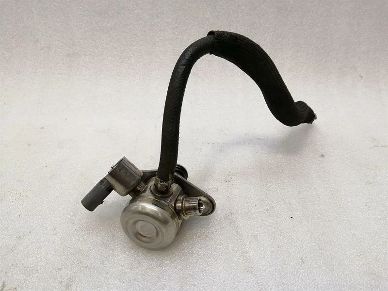 MERCEDES A45 AMG W176 Fuel Pump Mechanical A1330700001 Kraftstoffpumpe