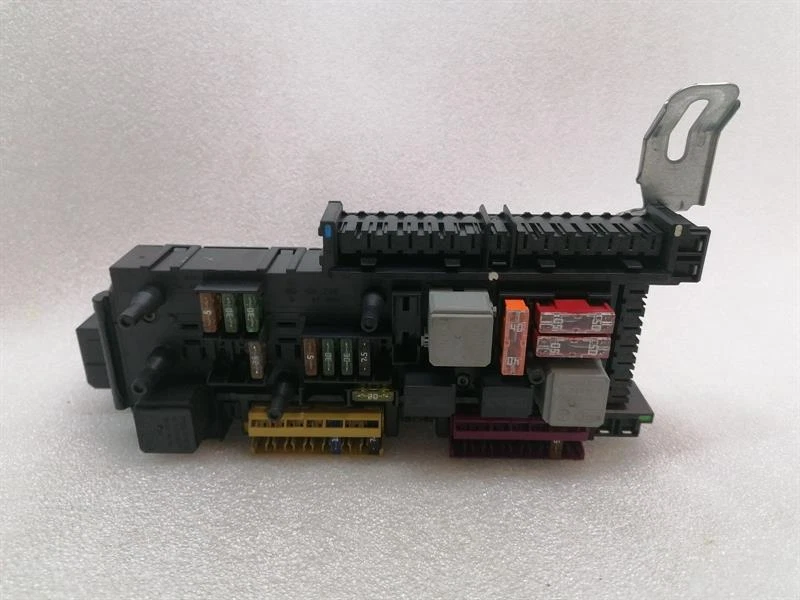 MERCEDES C Class W204 Fuse Box A2049060305 Sicherungskasten SAM