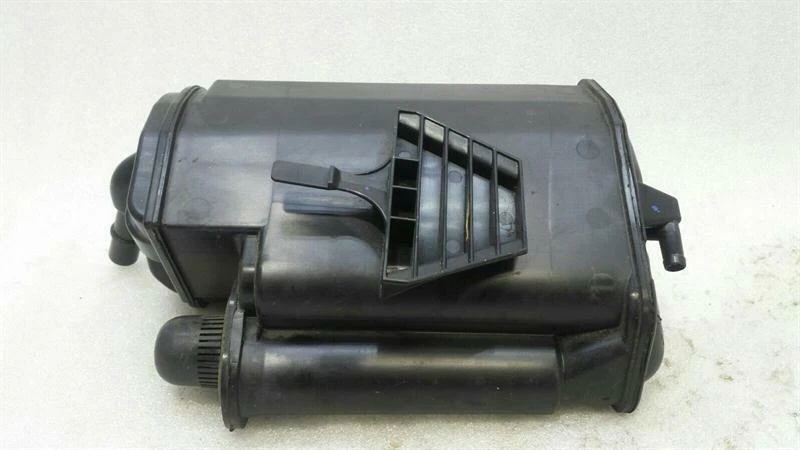 MERCEDES C Class W205 ACTIVE CHAROCAL FILTER A2054700659 Aktivkohlebehälter
