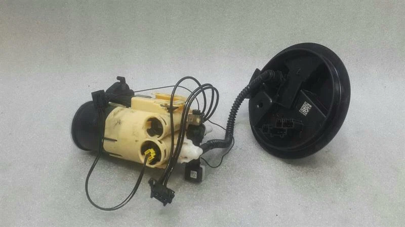 MERCEDES W205 Fuel Pump Electric A2054701594 Kraftstoffpumpe M276 C43 AMG