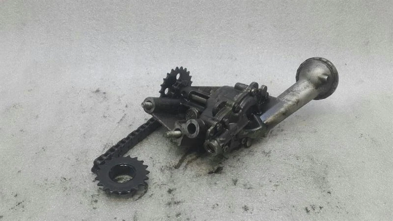 MERCEDES A Class W176 Oil Pump A6071800301 Ölpumpe Ölzusatzpumpe OM607