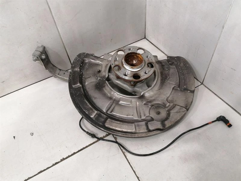 MERCEDES SL63 AMG R231 Left Front Hub A2313320701 Radlagergehäuse Vorne Links