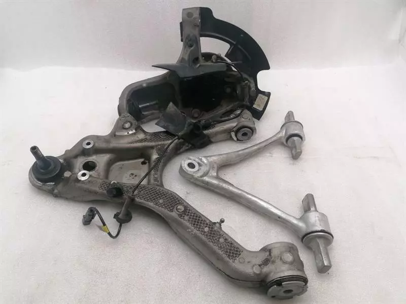 CHEVROLET CORVETTE C7 Z06 Front Hub 84036208 Radlagergehäuse Vorne Links J56