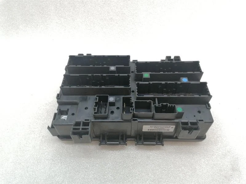 JEEP GRAND CHEROKEE WK2 Power Distribution Center 68242800AC Sicherungskasten