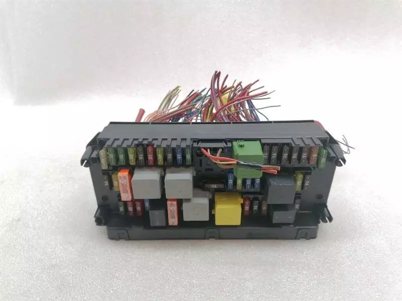 MERCEDES C Class W204 Fuse Box A2129003825 Sicherungskasten SAM