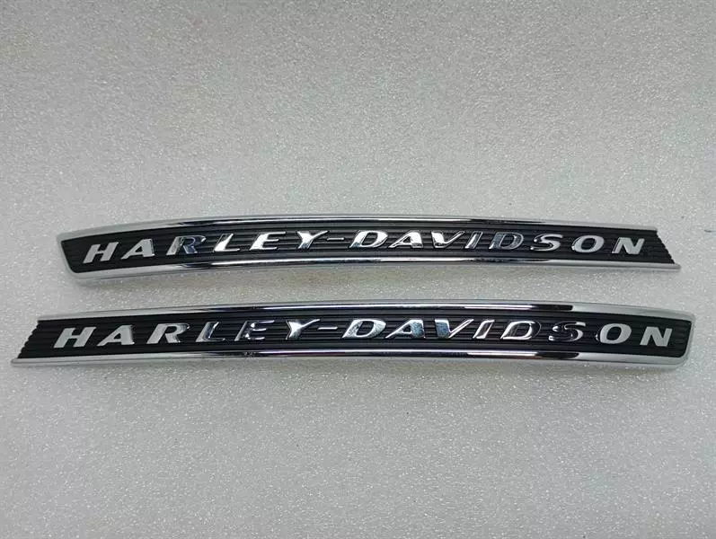 HARLEY-DAVIDSON 14100835 FUEL TANK TRIM MEDALLION LOGO SET 14100836