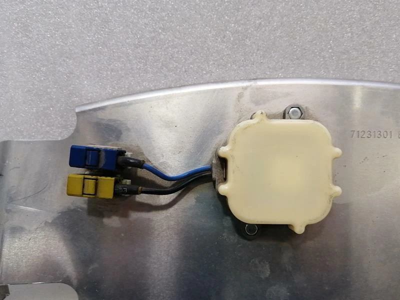 CHEVROLET CORVETTE C7 Z06 Aerial / Antenna 22924487 Antenne MOBILE PHONE ANTENNA - Image 4