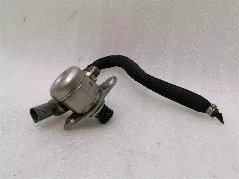 MERCEDES A Class W176 A45 AMG Fuel Pump Mechanical A1330700001 Kraftstoffpumpe
