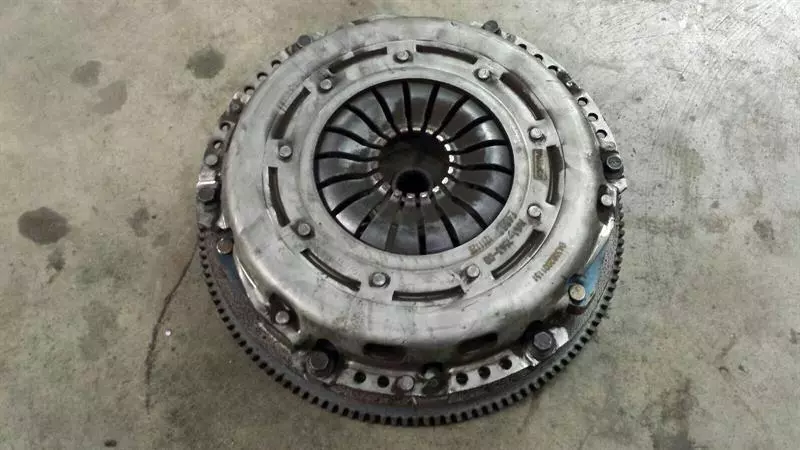 Ford Focus 1.6 16V Flywheel + Clutch AV61-6375-BB Kupplung Satz Schwungrad