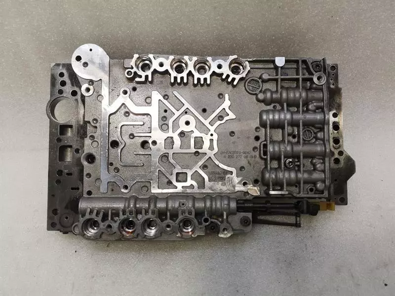 MERCEDES C Class W204  A2202701206 Getriebe Transmission Valve Body 7G Ttronic