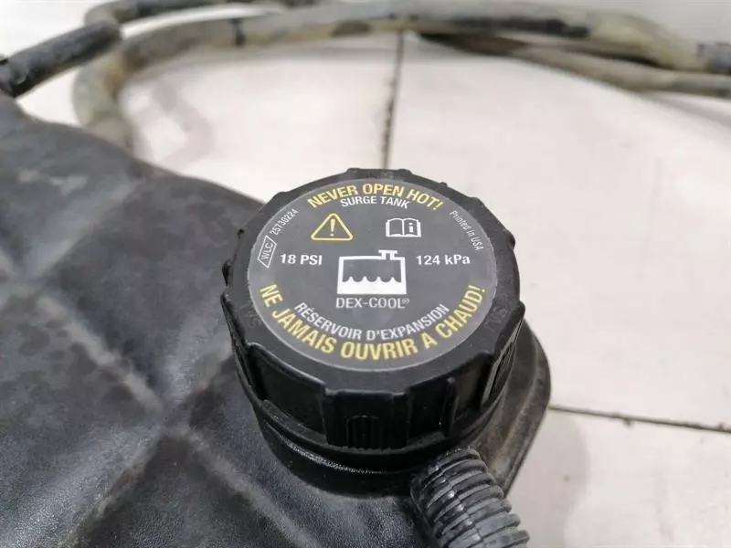 CHEVROLET CORVETTE C6 Expansion Tank 10304487 Ausgleichbehälter Kühlwasser - Image 4