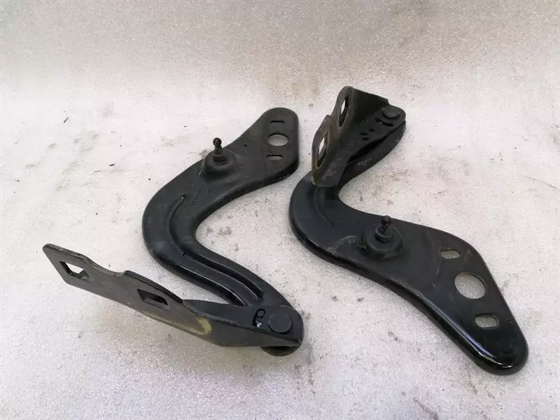 CHEVROLET CORVETTE C6 Bonnet Hinge LHS 15855571  Haubenscharnier Links