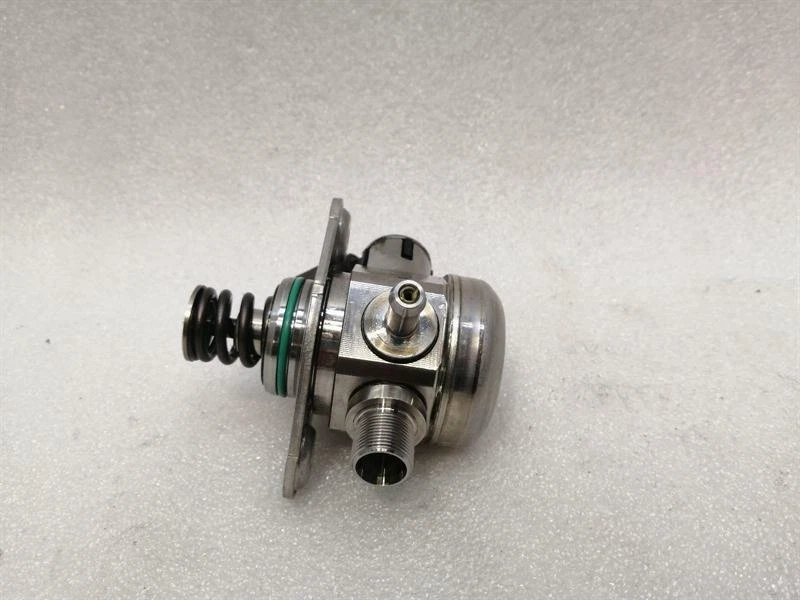 MERCEDES A Class W177 A35 AMG Fuel Pump Mechanical A2600700500 Kraftstoffpumpe