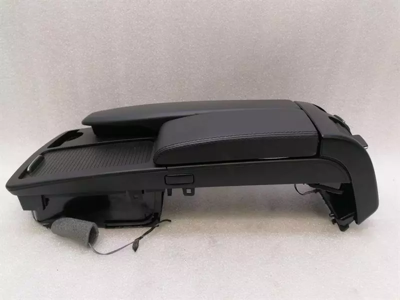 MERCEDES C Class W204 Armrest A2076800796 Mittelarmlehne Armlehne RHD