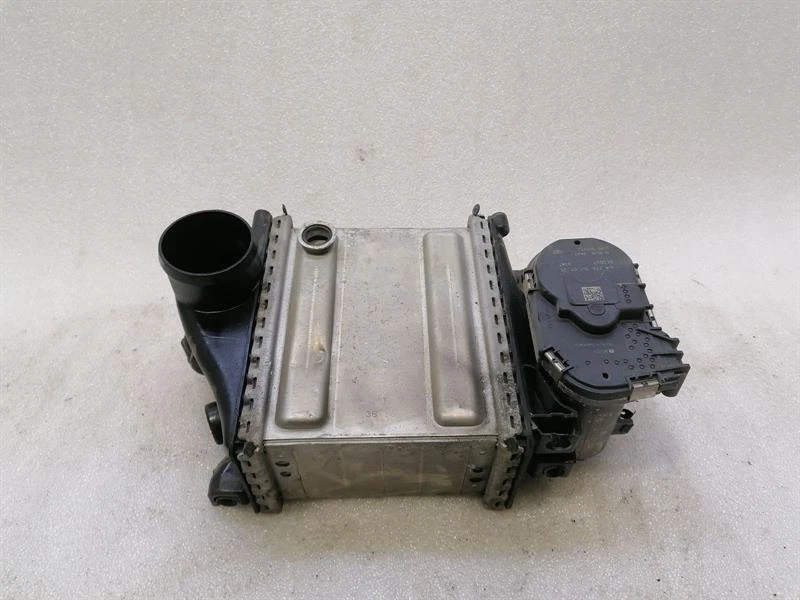 MERCEDES C Class W205 C63 AMG Intercooler A1770901214 Ladeluftkühler M177
