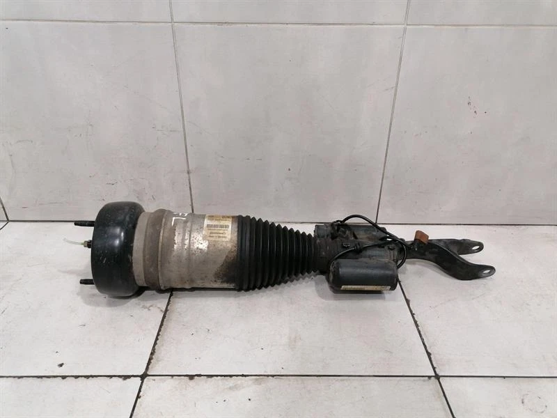 MERCEDES C Class W205 Shock Absorber Front A2053204968 Stossdämpfer Vorne
