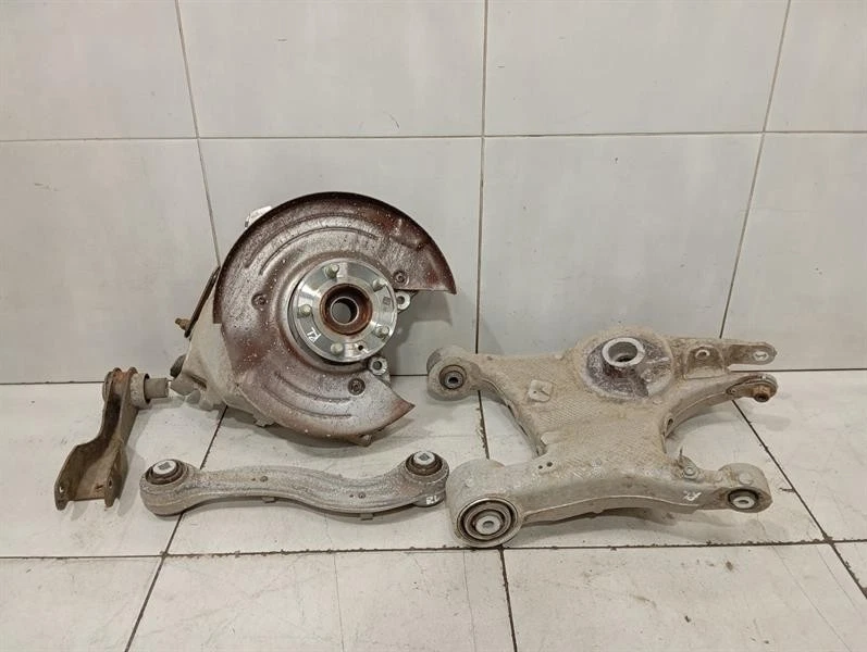 JAGUAR i-PACE X590 EV400 Left Rear Hub T4K9598 Radlagergehäuse Hinten Links