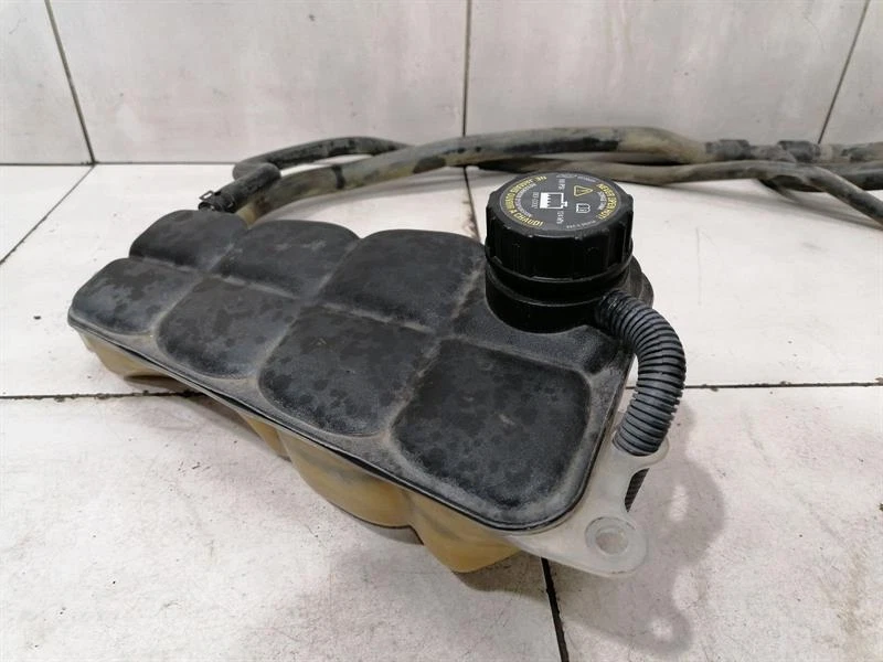 CHEVROLET CORVETTE C6 Expansion Tank 10304487 Ausgleichbehälter Kühlwasser - Image 3