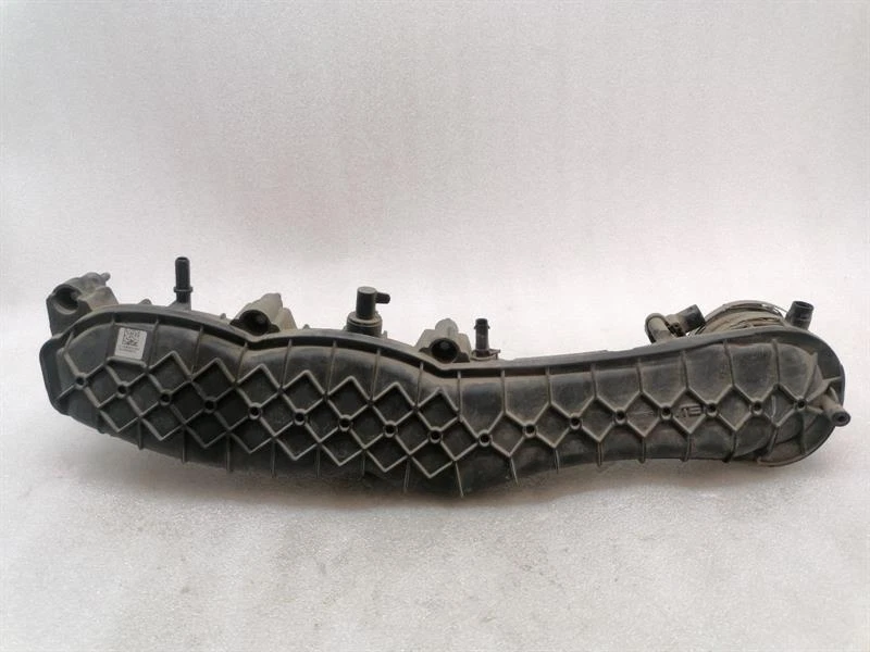 MERCEDES C Class W205 C63 AMG Inlet Manifold A1770980207 right Ansaugbrücke