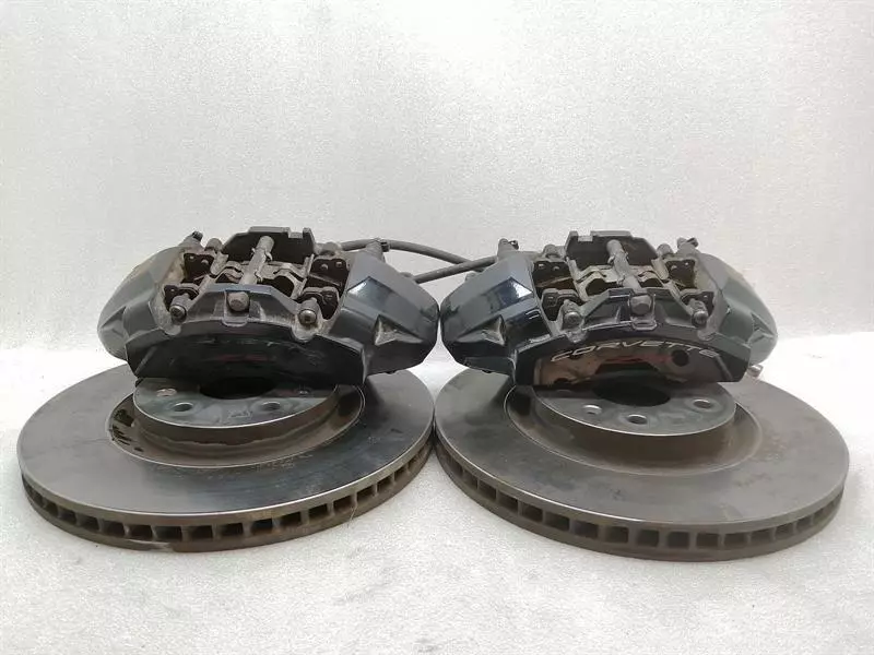 CHEVROLET CORVETTE C8 Brake caliper FRONT SET 84733235 Bremssattel VORNE SATZ