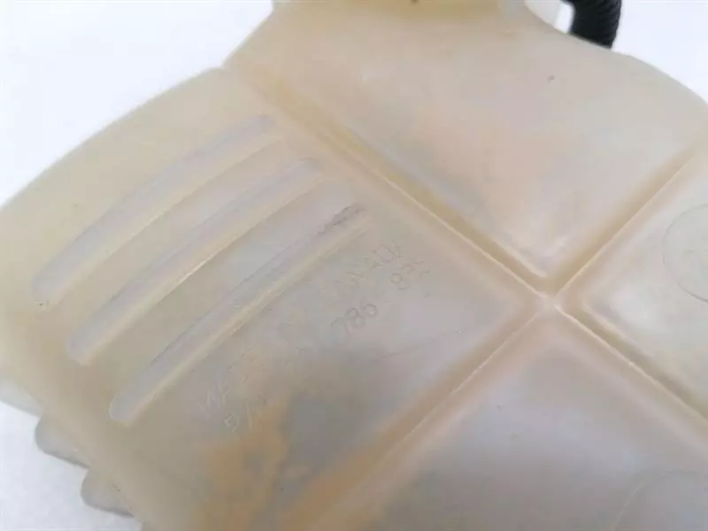 CHEVROLET CORVETTE C7 Reservior 22786835 behälter  23495414 - Image 6