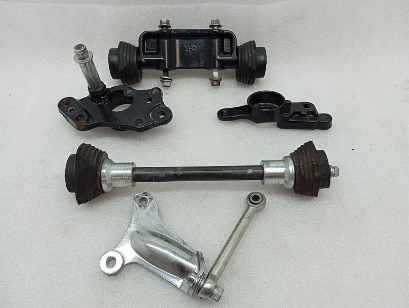 HARLEY-DAVIDSON TOURING Engine mount 47159-09BHP Motorhalter 16400005 47540-11