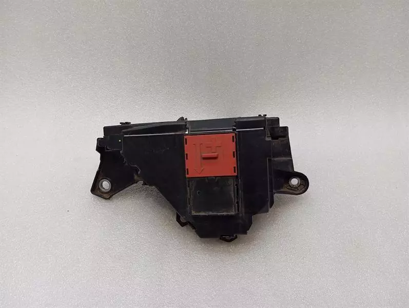 MERCEDES C Class W205 Fuse Box A2055405226 Sicherungskasten