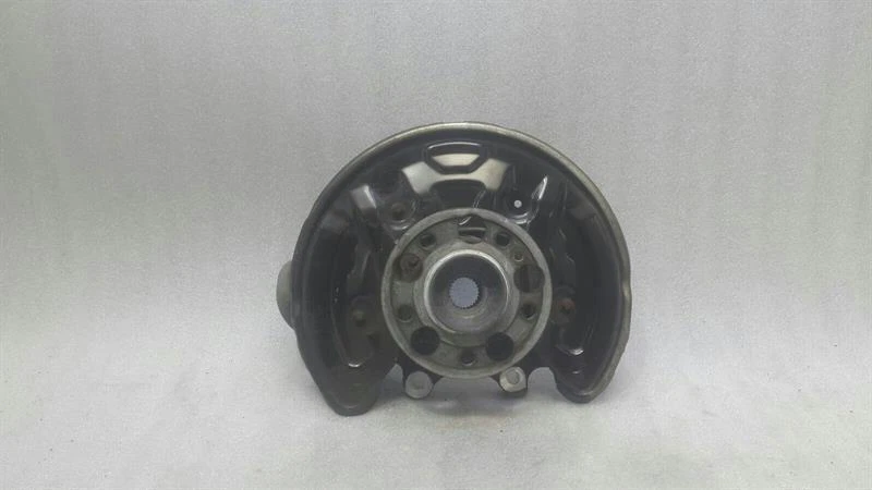 MERCEDES C Class W205 Left Rear Hub A2053500141 Radlagergehäuse Hinten Links