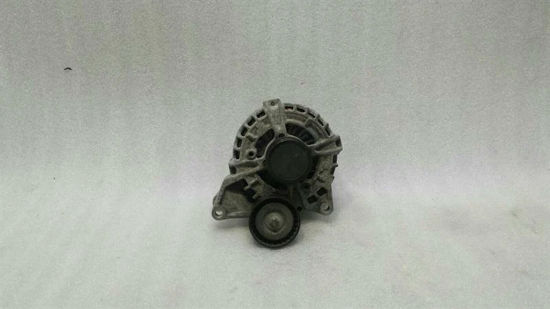 MERCEDES C Class W204  Alternator A0009060922 Lichtmaschine 175A