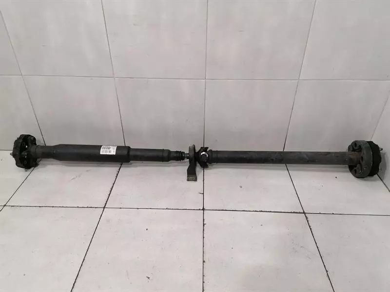 MERCEDES C63 AMG M156 V8 6.2 W204 Propshaft A2044101300 Kardanwelle AMG