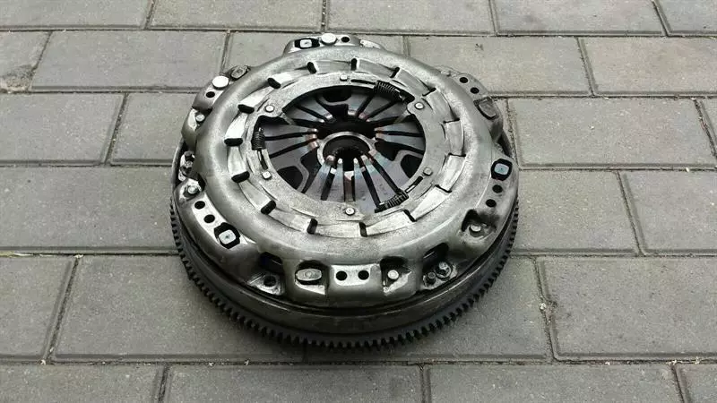 Mercedes C Class W204 Flywheel + clutch A0222500701 Schwungrad Kupplung M646