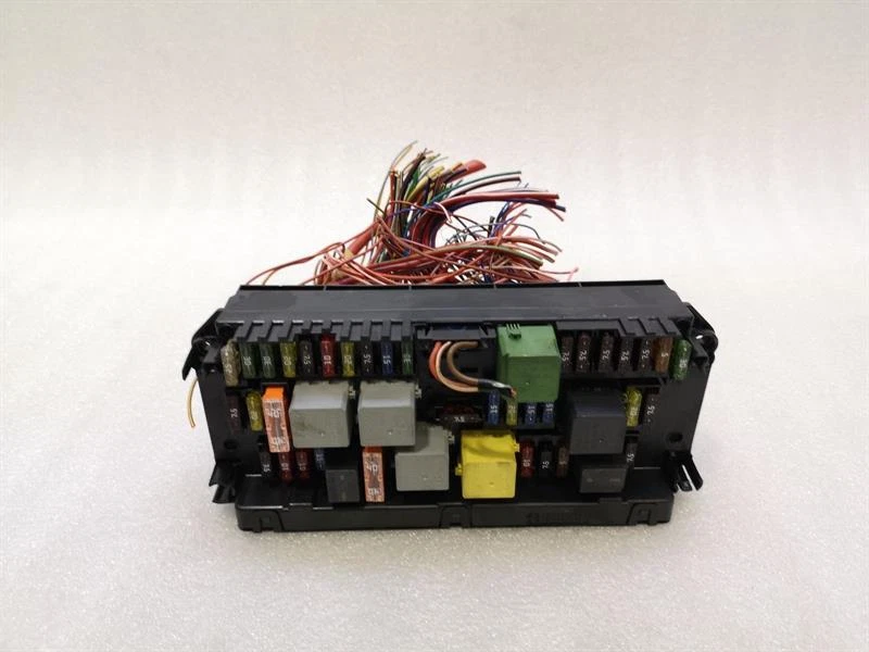 MERCEDES C Class W204 Fuse Box A2129003825 Sicherungskasten SAM