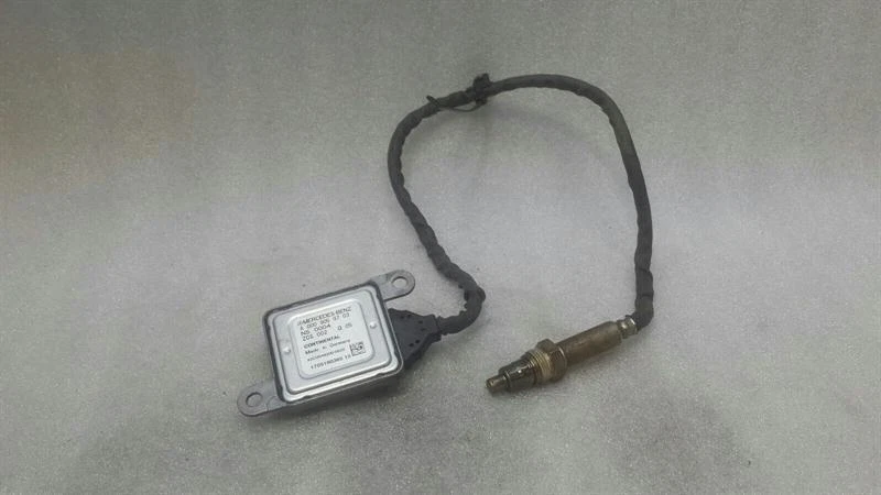 MERCEDES C Class W205  Lambda Sensor A0009059703 Lambdasonde NOX C205
