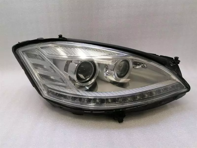MERCEDES W221  Right Headlight A2218202059 Scheinwerfer Rechts NIGHT VISION MOPF