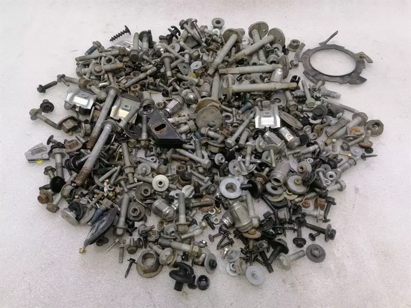 CHEVROLET CORVETTE C6 SCREWS SCREWS BOLTS FROM ONE CAR SET SATZ SCHRAUBEN