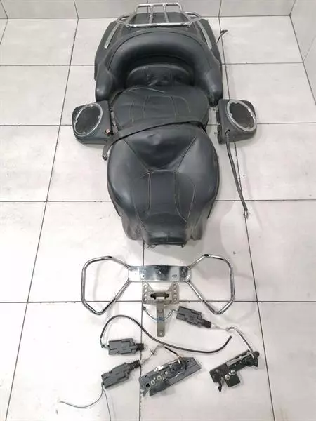 HARLEY-DAVIDSON STREET GLIDE FLHTCUSE Seat 51718-06 Sitz TOUR PAK CVO 2007