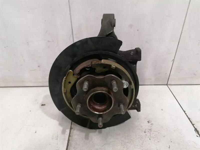NISSAN GT-R R35 Left Rear Hub 43019JF00A Radlagergehäuse Hinten Links