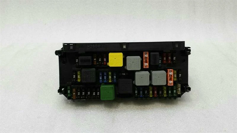 MERCEDES CLS W218 W212 Fuse Box A2129006112 Sicherungskasten