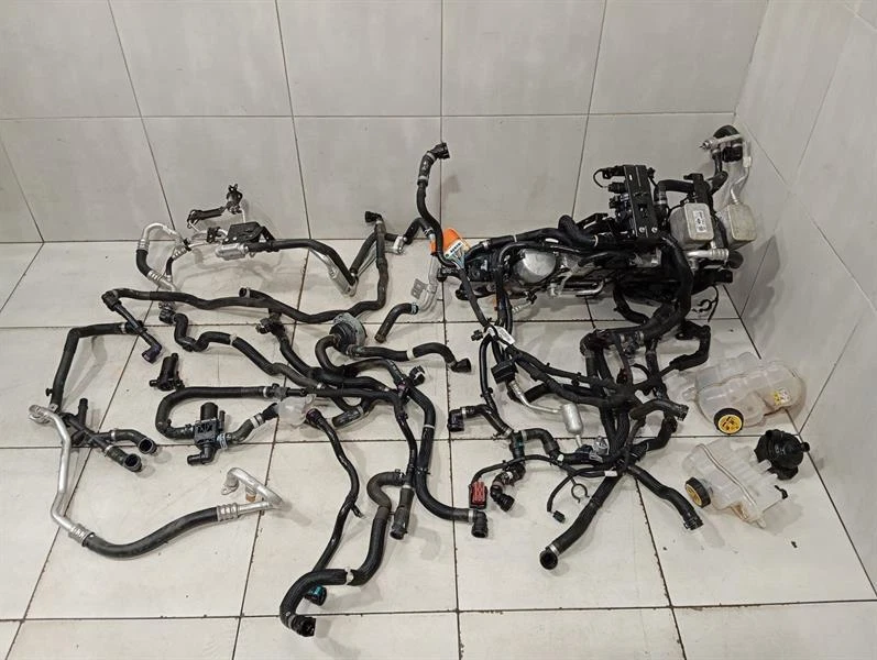 JAGUAR i-PACE X590 EV400 Pipe J9D3-8D300-AA Schlauch