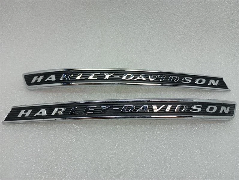 HARLEY-DAVIDSON TOURING 14100835 14100836 SET FUEL TANK MEDALLION LOGO