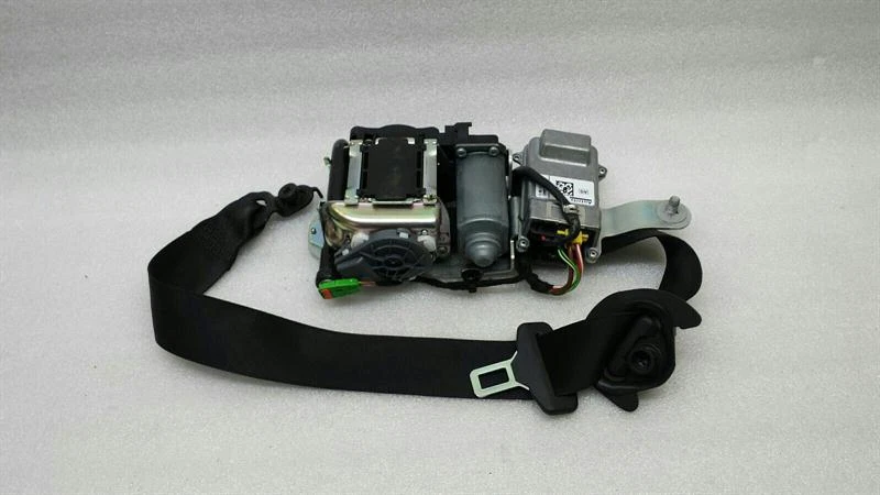MERCEDES C Class W204 Right Front seatbelt A2048606885 Sicherheitsgurt Vorne RE