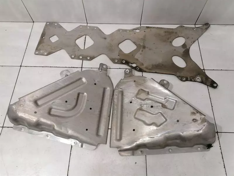 CHEVROLET CORVETTE C7 UNDERTRAY  SET 84509295 Unterbodenverkleidung SATZ