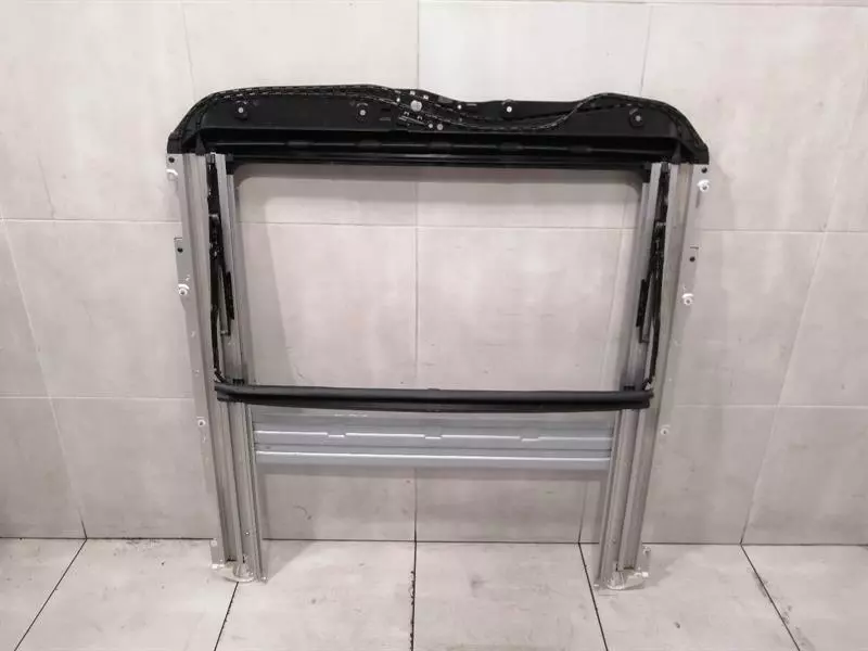 MERCEDES C Class W204 Sunroof Frame A2047800429 Schiebehebedach Rahmen