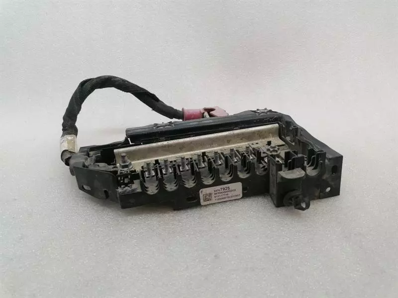 CHEVROLET CORVETTE C8 Front fuse box 84767925 Sicherungskasten Vorne