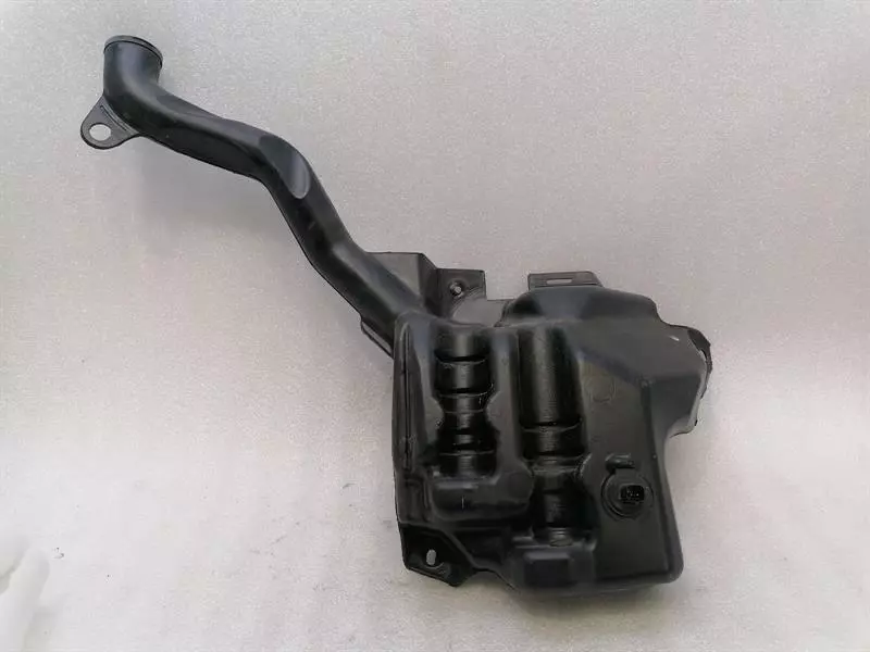 CHEVROLET CORVETTE C7 Washer fluid reservior 23161671 Wischwasserbehälter