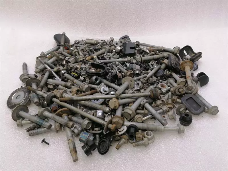 CHEVROLET CAMARO MK5 ZL1 SCREWS BOLTS FROM ONE CAR SET SATZ SCHRAUBEN