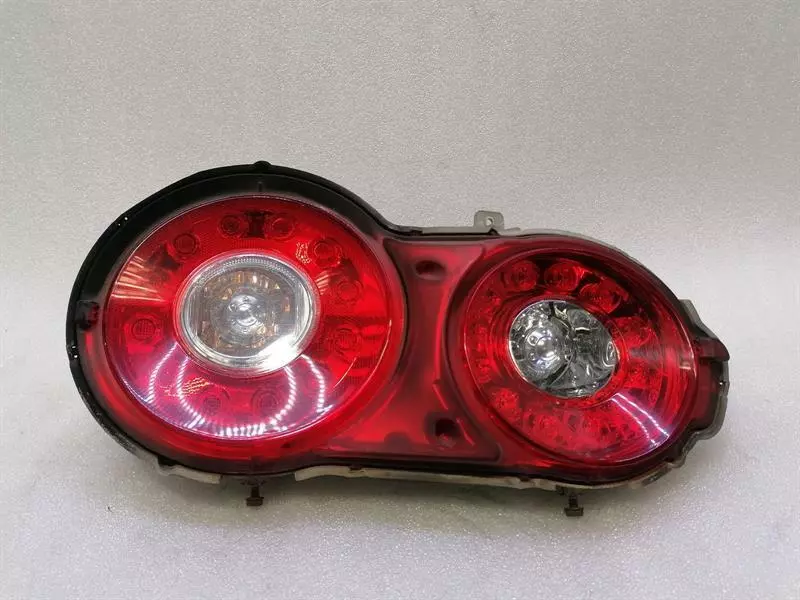 NISSAN GT-R R35 Left Rear Light 26555KB50A Rückleuchte Hinten Links