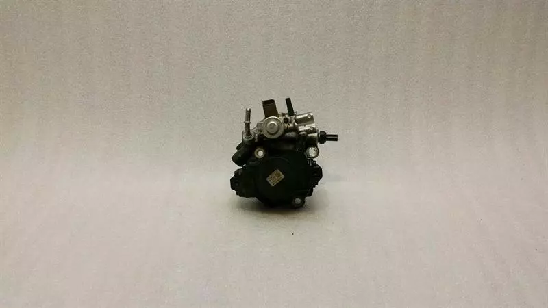 MERCEDES W205 Fuel Pump Mechanical A6510703301 Kraftstoffpumpe OM651 Diesel